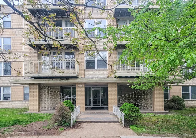 2501-w-touhy-ave-203-chicago-il-60645/hzid_fd97f33e
