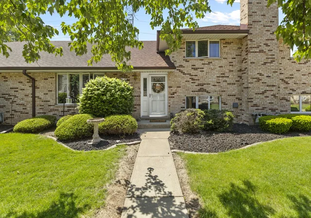 15221-s-74th-ct-50-orland-park-il-60462/hzid_d3fc4aab