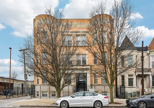 4644-s-prairie-ave-2n-chicago-il-60653/hzid_8044883d