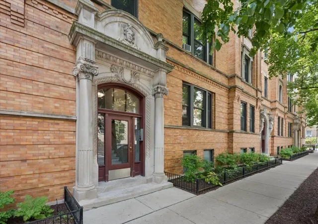 521-w-surf-st-3-chicago-il-60657/hzid_6efcdacc