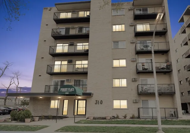 310-lathrop-ave-401-forest-park-il-60130/hzid_fd533887
