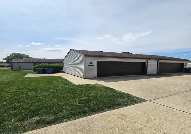 910-pomona-dr-910-champaign-il-61822/hzid_3b37a65e