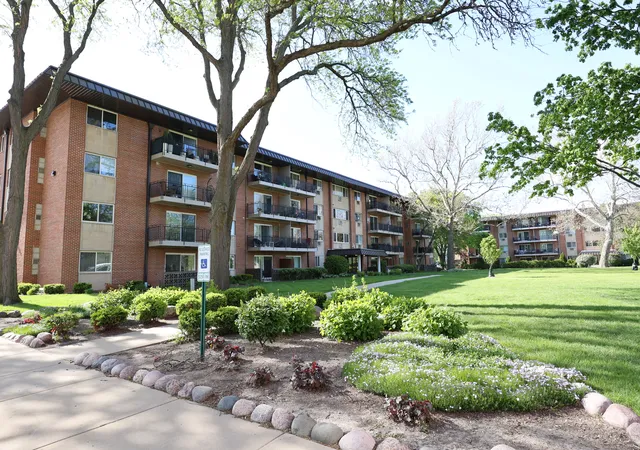 2230-s-goebbert-rd-139-arlington-heights-il-60005/hzid_207fe127