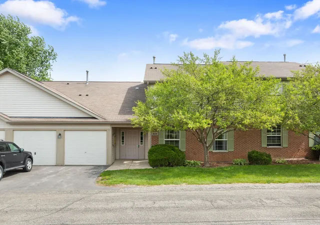 928-n-village-dr-2-round-lake-beach-il-60073/hzid_b6af65dd