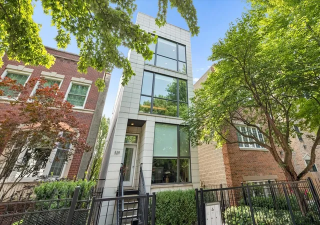 529-n-claremont-ave-3-chicago-il-60612/hzid_5ee9601a