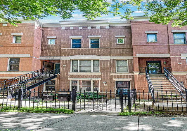 1441-w-fillmore-st-a-chicago-il-60607/hzid_d56f265d