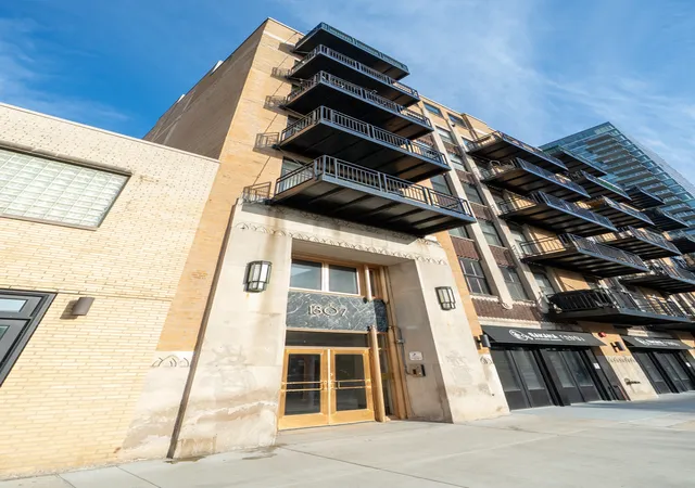 1307-s-wabash-ave-406-chicago-il-60605/hzid_d5f22920