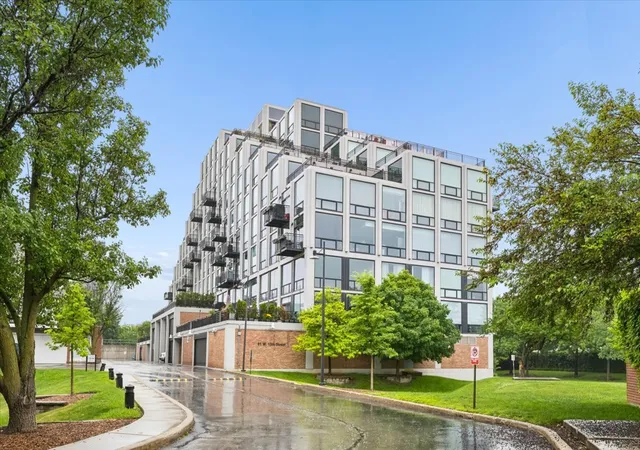 61-w-15th-st-806-chicago-il-60605/hzid_d364b678