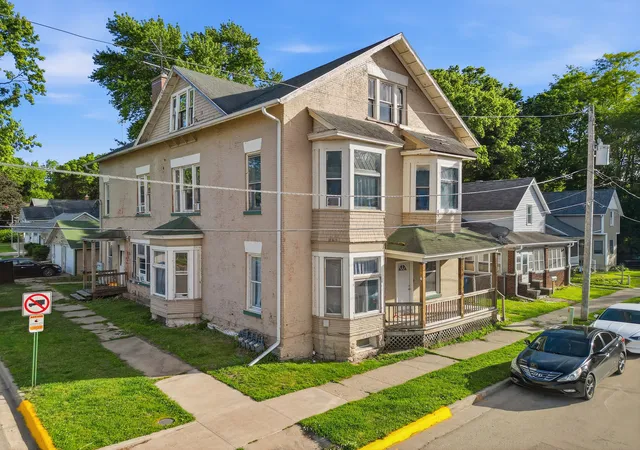 305-monroe-ave-dixon-il-61021/hzid_aa1df73d