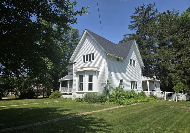 411-n-6th-street-oregon-il-61061/hzid_9bb0977b