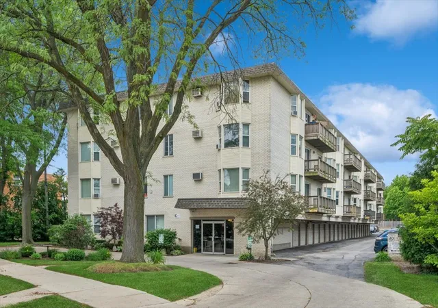 8232-niles-center-rd-214-skokie-il-60077/hzid_85b4525a