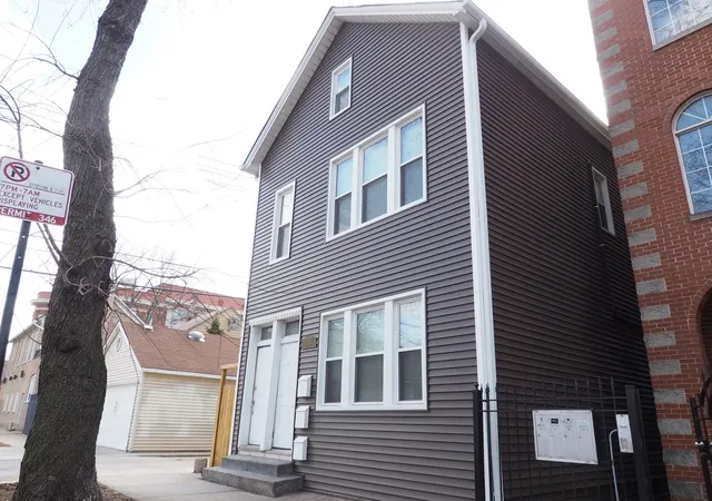 2115-w-wellington-ave-chicago-il-60618/hzid_c316be1a