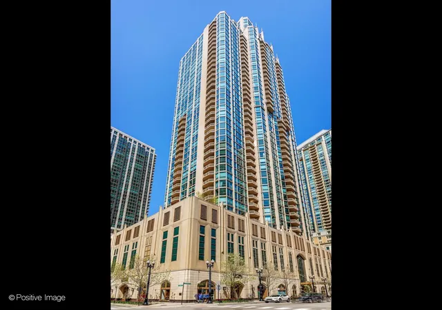 21-e-huron-st-1201-chicago-il-60611/hzid_22aff66b
