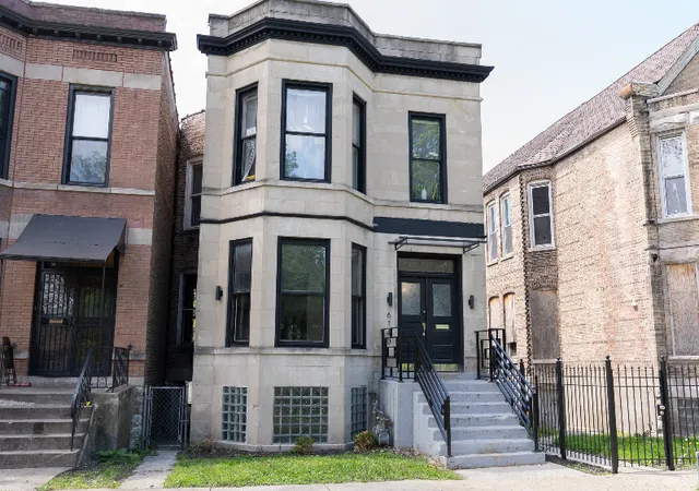 6140-s-aberdeen-st-chicago-il-60621/hzid_ed1bad13