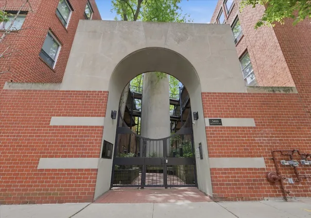 5400-s-hyde-park-blvd-1c-chicago-il-60615/hzid_c4bb2c73