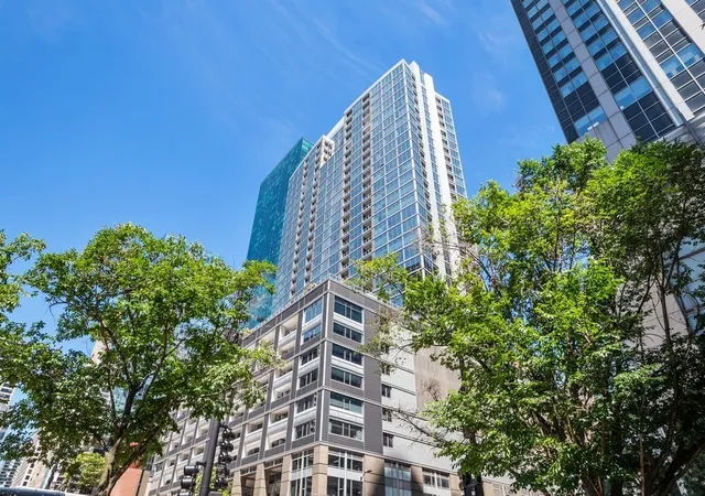 240-e-illinois-st-2505-chicago-il-60611/hzid_a778c44c