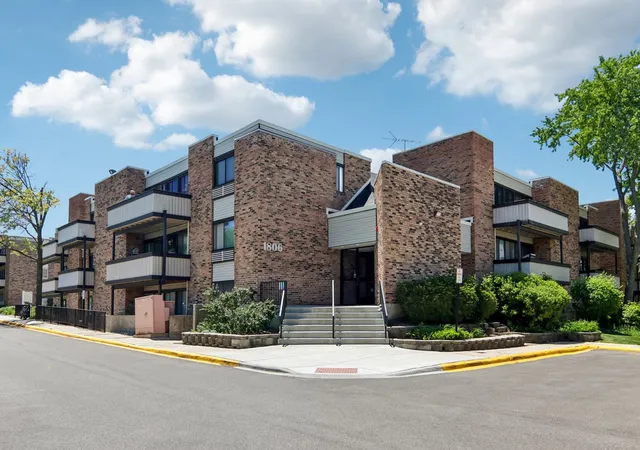 1806-hemlock-pl-303-schaumburg-il-60173/hzid_0aa767d0