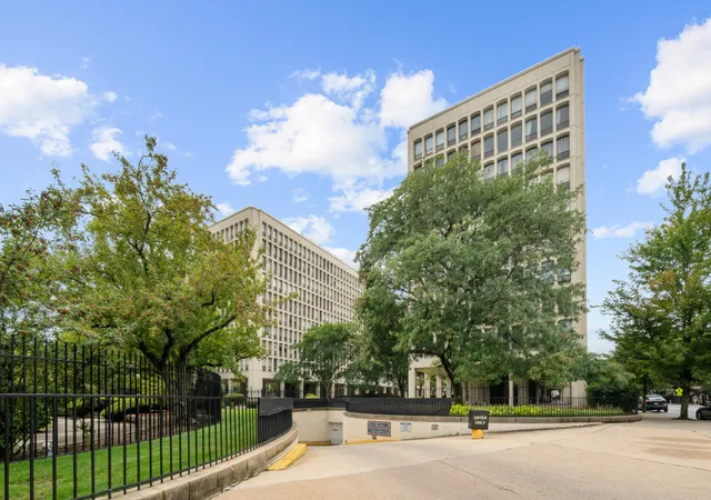 1451-e-55th-st-225n-chicago-il-60615/hzid_aa96e293