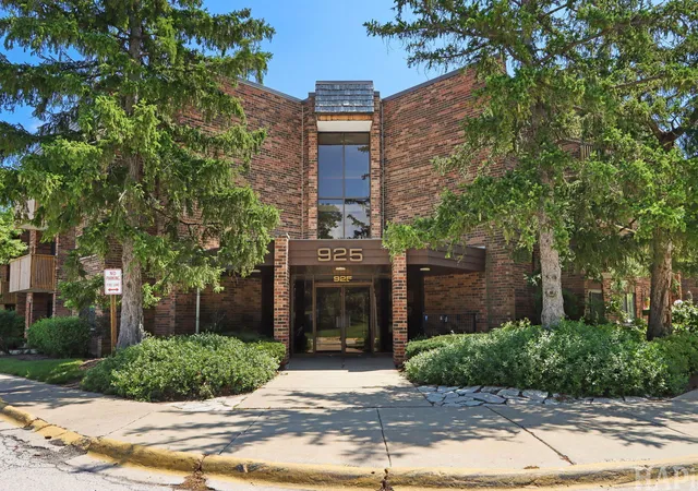 925-springhill-dr-202-northbrook-il-60062/hzid_f6693011