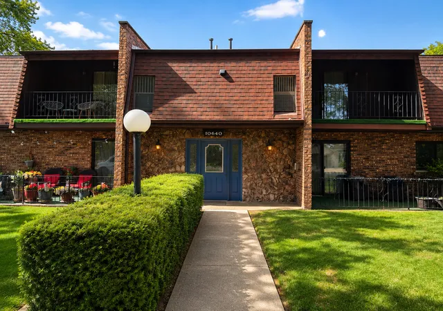 10640-s-brooklodge-ln-2b-palos-hills-il-60465/hzid_fd05759d