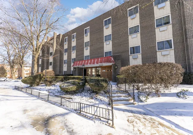 10015-beverly-dr-404-skokie-il-60076/hzid_25d854f6