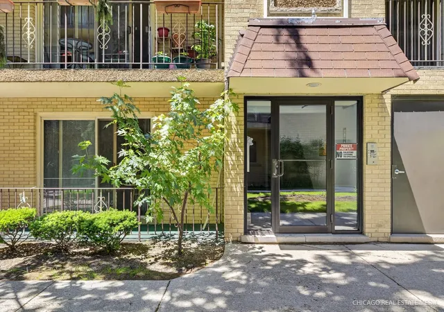 6316-w-montrose-ave-102-chicago-il-60634/hzid_adea235a