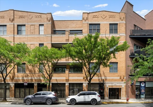 2040-w-belmont-ave-302-chicago-il-60618/hzid_135f5ea8