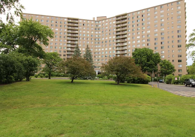7061-n-kedzie-ave-116-chicago-il-60645/hzid_ff0f6755