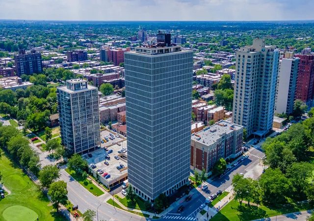 6700-s-south-shore-dr-25k-chicago-il-60649/hzid_df59bd96