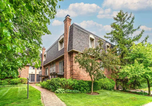 1111-s-waukegan-rd-4-lake-forest-il-60045/hzid_14264178