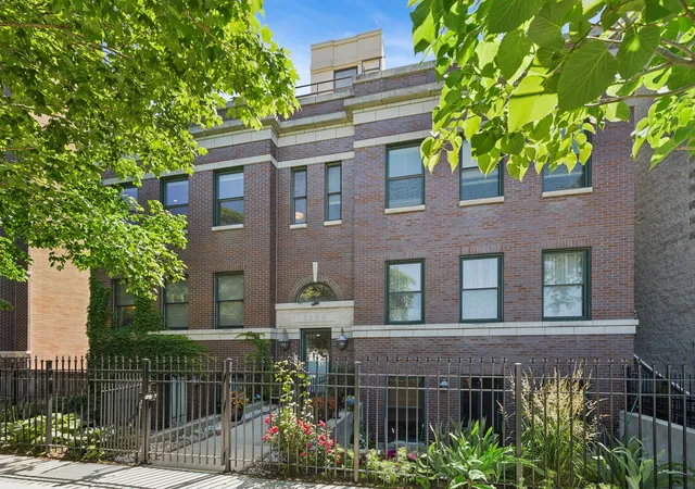 1355-n-mohawk-st-3n-chicago-il-60610/hzid_9ca18fb2