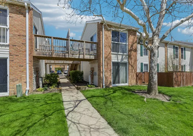 1981-kenilworth-cir-g-hoffman-estates-il-60169/hzid_7118b3d1