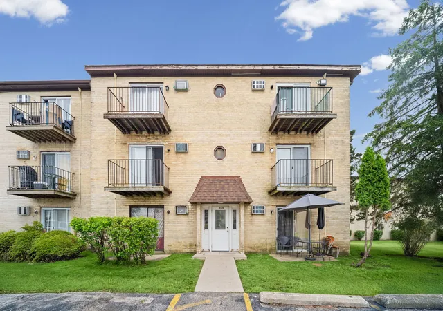 2429-crystal-ln-2d-arlington-heights-il-60004/hzid_928a4abc