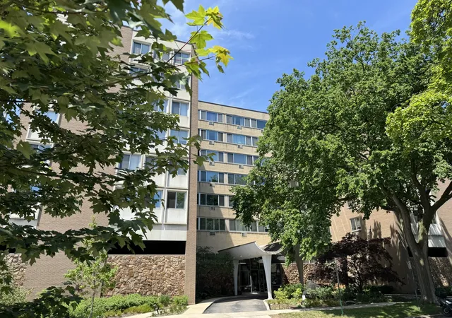151-n-kenilworth-ave-4g-oak-park-il-60301/hzid_9e7a3324
