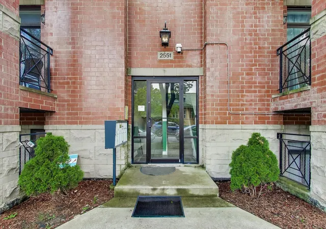 2551-w-arthur-ave-1w-chicago-il-60645/hzid_0dcf7e45
