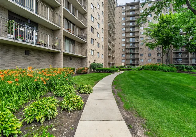 6340-americana-dr-1101-willowbrook-il-60527/hzid_0678f2d7