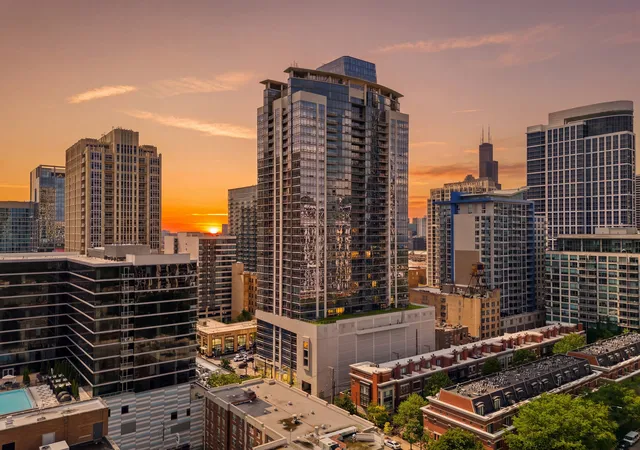 100-e-14th-st-2706-chicago-il-60605/hzid_4a96b8f2