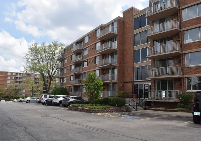 2200-s-stewart-ave-2f-lombard-il-60148/hzid_360c6ae2
