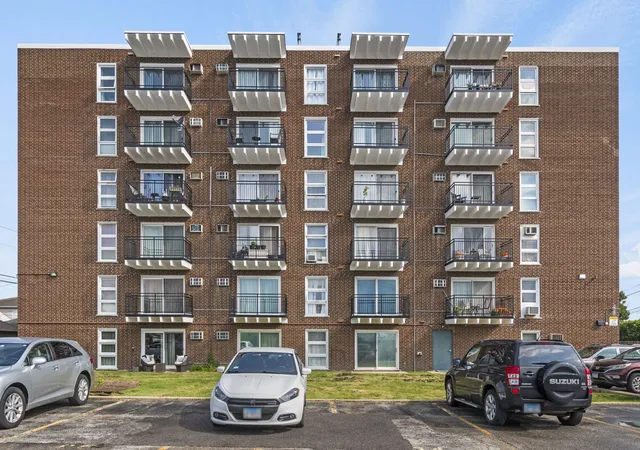 7229-w-higgins-ave-105-chicago-il-60656/hzid_3d44534f