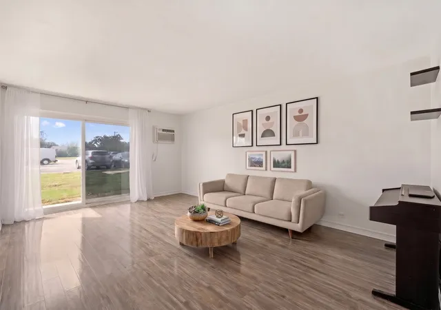 7229-w-higgins-ave-105-chicago-il-60656/hzid_3d44534f