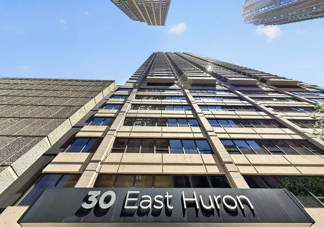 30-e-huron-st-4610-chicago-il-60611/hzid_e2c2e6fc