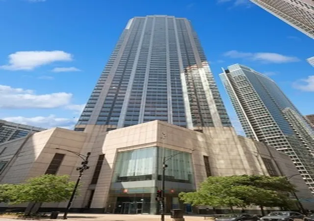512-n-mcclurg-ct-5303-chicago-il-60611/hzid_ee7fedd8