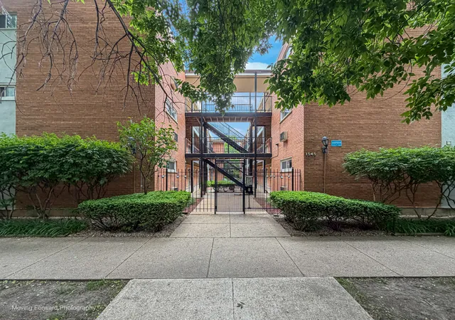 1545-w-chase-ave-206-chicago-il-60626/hzid_d1b28548