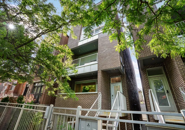 1536-w-walton-st-1-chicago-il-60642/hzid_d3628217