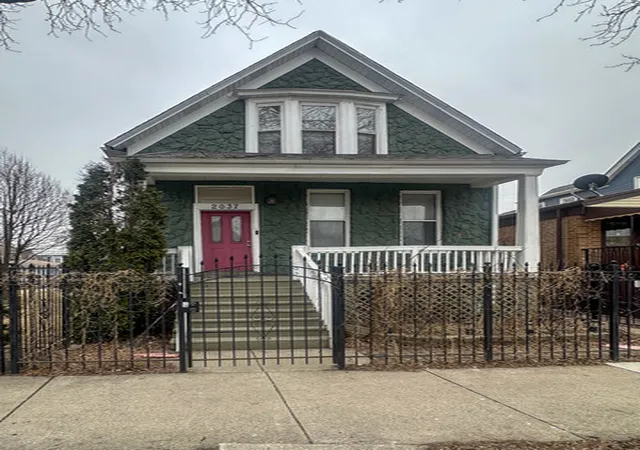 2037-n-tripp-ave-chicago-il-60639/hzid_604ff4cc