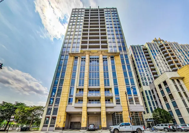 700-n-larrabee-st-1302-chicago-il-60654/hzid_8f78e3f1