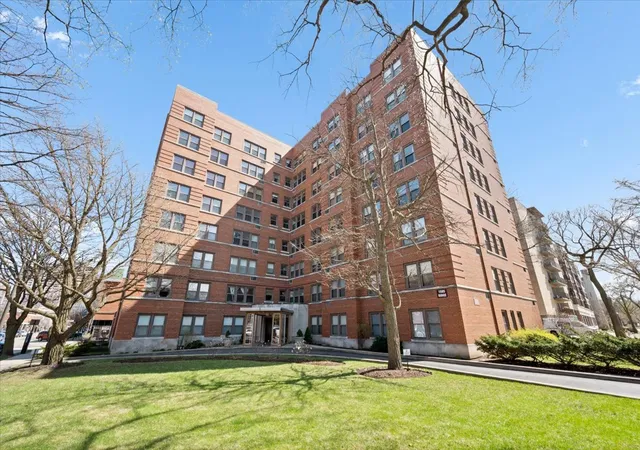 1585-ridge-ave-705-evanston-il-60201/hzid_2cb9f058