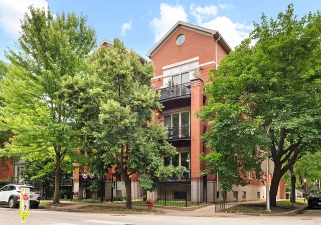 2323-w-montrose-ave-2w-chicago-il-60618/hzid_ab017e27