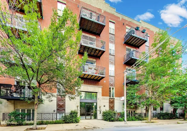 2342-w-bloomingdale-ave-401-chicago-il-60647/hzid_e8fc4d3b
