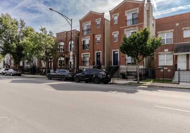 2665-w-warren-blvd-3-chicago-il-60612/hzid_2588a45f